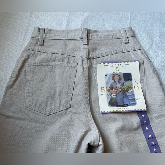#17 Vintage Wrangler Misses Fit 6 Short Runs Small - Picture 7 of 10